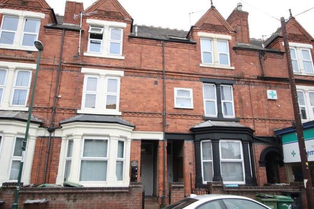 Flat to rent in Beech Avenue, New Basford, Nottingham