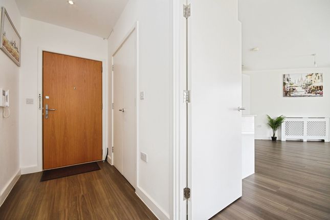 Flat 12, Daisy Court, Jackdaw Close, Romford photo 4