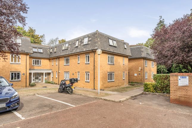 1-bed flat on Ireton Close, London, £225,000