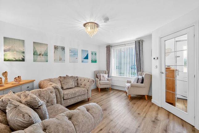 33, Highwayman Road, Boroughbridge photo 2