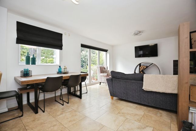 5, Grovefield Crescent, Coventry photo 3