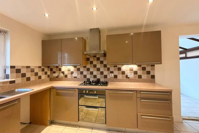 Lyneham Drive, Gloucester photo 3