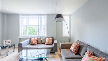 Thumbnail Flat to rent in Hill Street, Mayfair, London