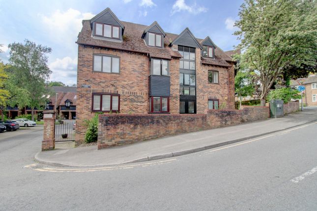 Flat for sale in Copyground Lane, High Wycombe