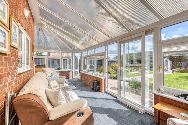 7, Weaver Drive, Staffordshire photo 4