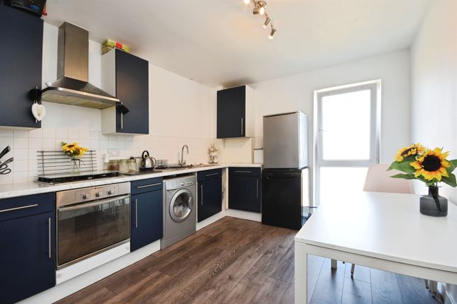 6, Chelmer Apartments, North Crockerford, Basildon photo 2