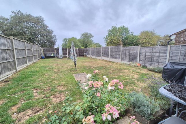 51, Linmere Walk, Dunstable photo 2