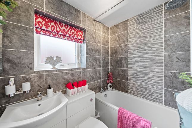 38 Belvedere Road, Wigan photo 4