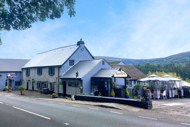 Thumbnail Pub/bar for sale in Llanwenarth, Crickhowell