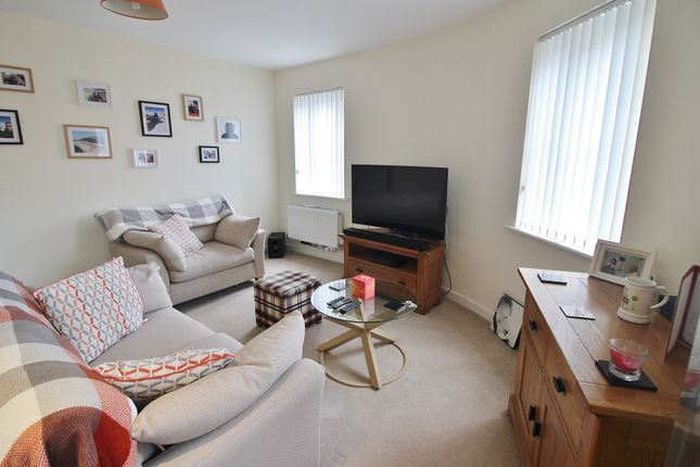 5 Pinnova Place, Orchard Mead, Waterlooville photo 4