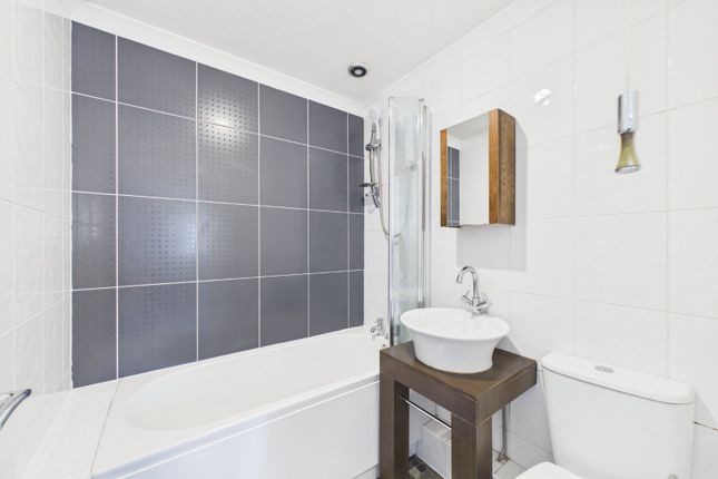 9, Morval Close, Farnborough photo 5