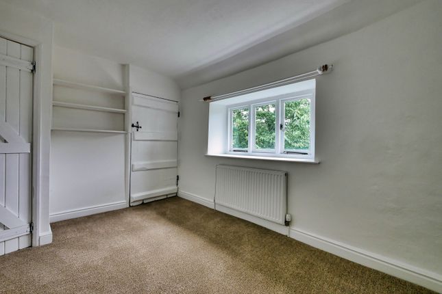 Cottage to rent in London Road, Poulton, Cirencester