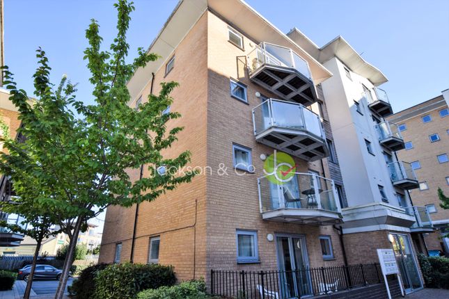 Flat to rent in Caelum Drive, Colchester