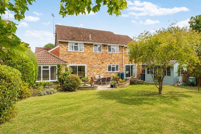 14, Meadow Close, Datchworth photo 2