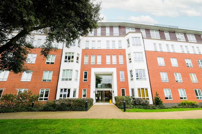 Thumbnail Flat for sale in Eaton Court, High Road, South Woodford