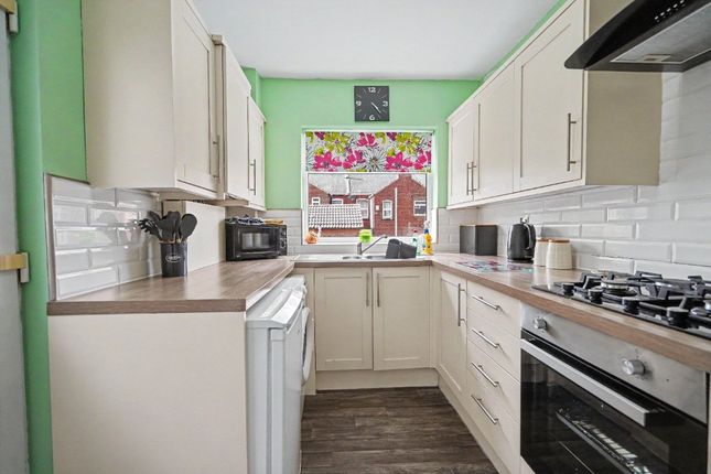 112, Cambridge Street, West Yorkshire photo 5