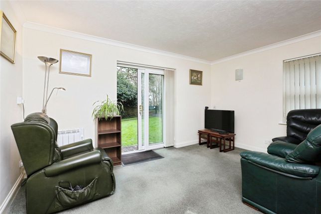 Flat 44, Delves House East,, Delves Close, Lewes photo 4
