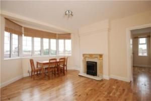 Flat to rent in Birch Grove, London