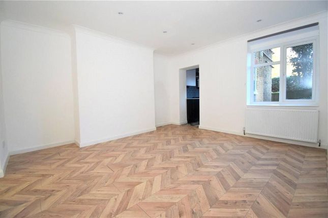 8a, Queens Road, Twickenham photo 2