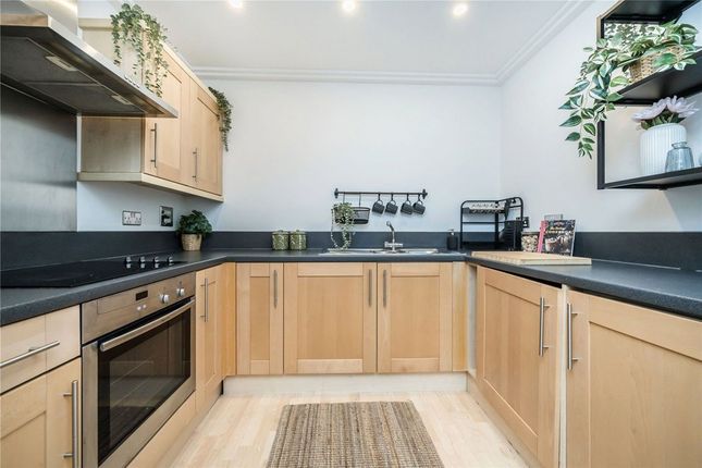 Flat 162, Trentham Court, Victoria Road, London photo 4