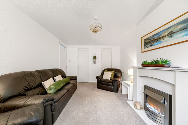 6 Webster Court, Broxburn photo 4