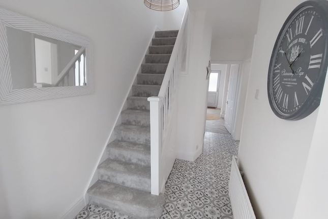 16, Tennyson Road, Cleethorpes photo 2