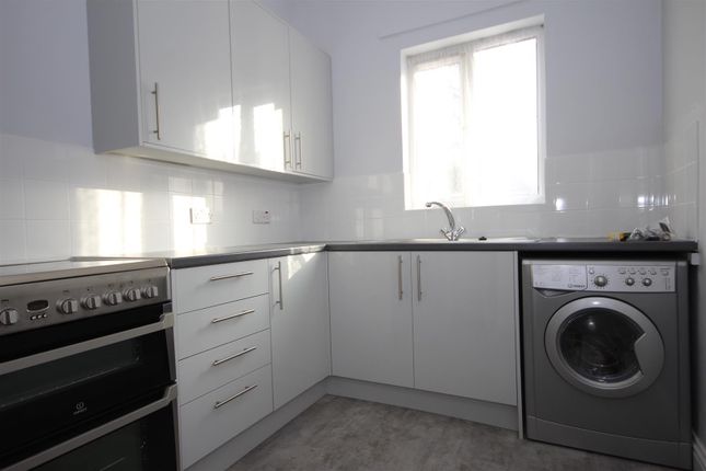 Flat to rent in Craven Park, Harlesden