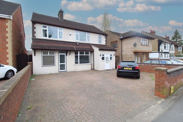 Detached house for sale in Toddington Road, Luton