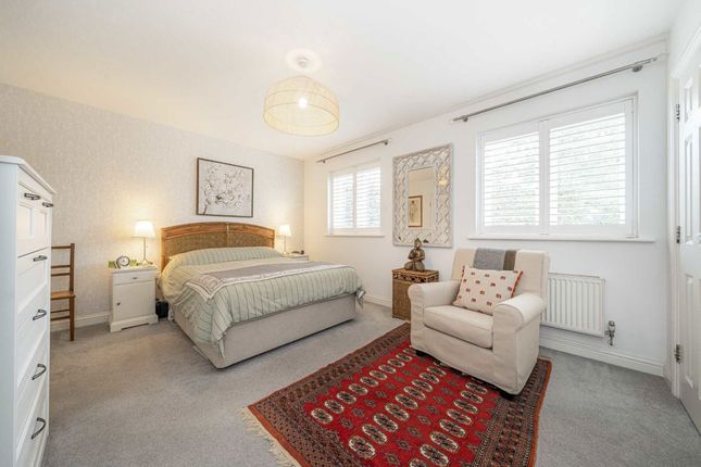 6, Heritage Close, Sunbury-On-Thames photo 4