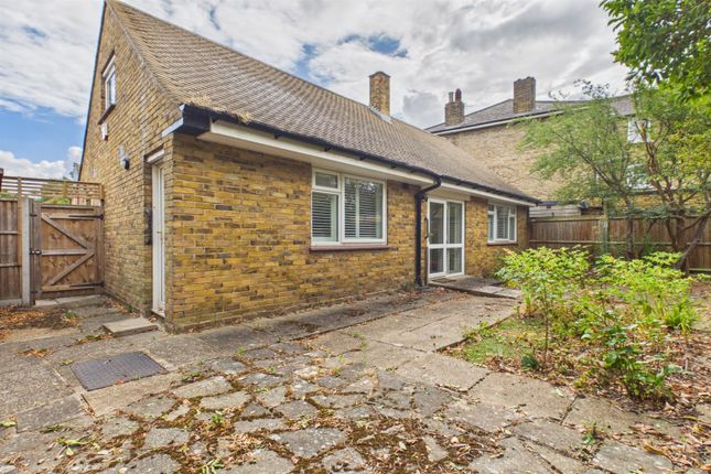 32a, Buckleigh Road, London photo 4
