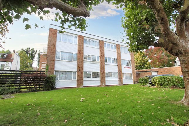 1-bed flat on 7 Broadmead Court Broadmead Road, Woodford Green, £285,000
