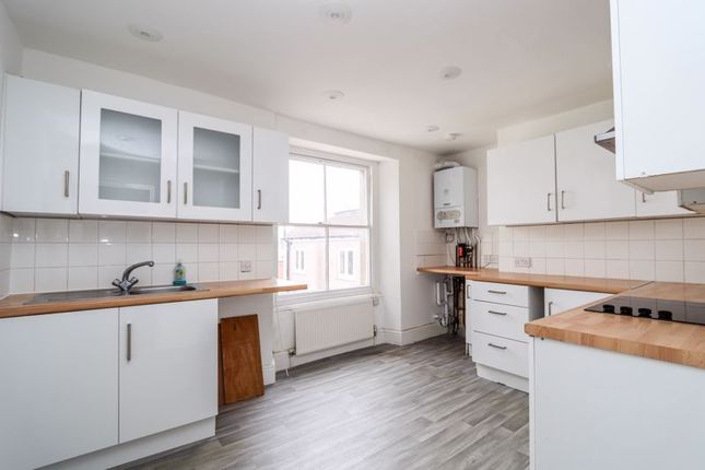10a, The Triangle, Clevedon photo 3