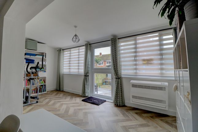 5, Farm Road, Hamstreet photo 3