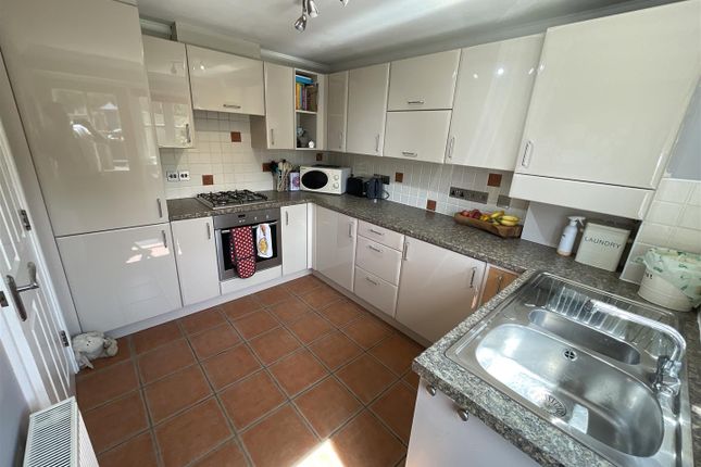 2 Bridge Farm Close, Silver Street, Misterton photo 4
