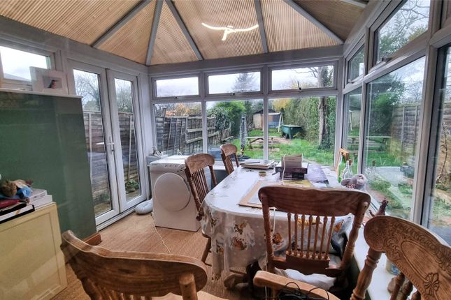 30, Raleigh Drive, Surrey photo 3