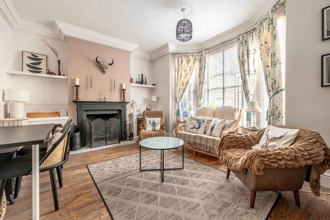 33 Grosvenor Road, Lowestoft photo 3