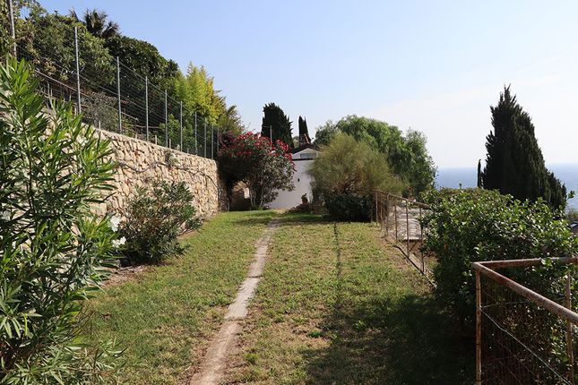 Villa for sale in Via Della Chiesa, Imperia, It