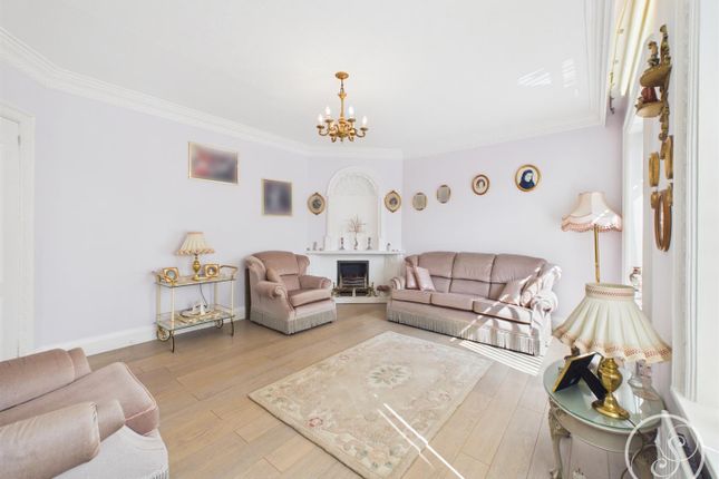 6, Crescent Gardens, Leeds photo 4