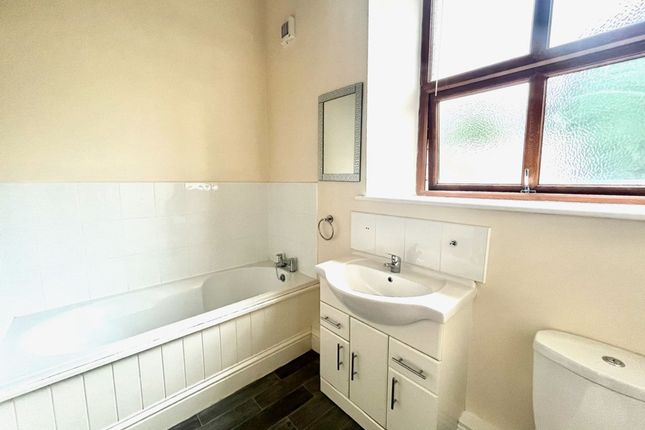 2 Beck Mews Reva Syke Road, Bradford photo 4
