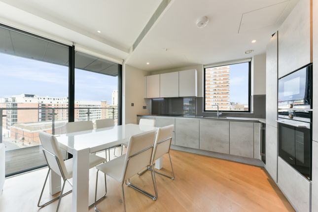 Flat for sale in Sutherland Street, London