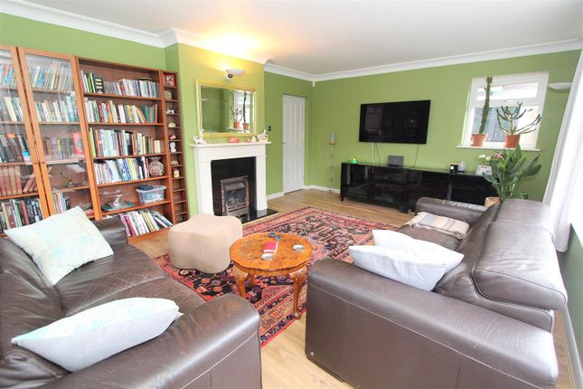 Green Crest, Glen Road End, Wallington photo 3