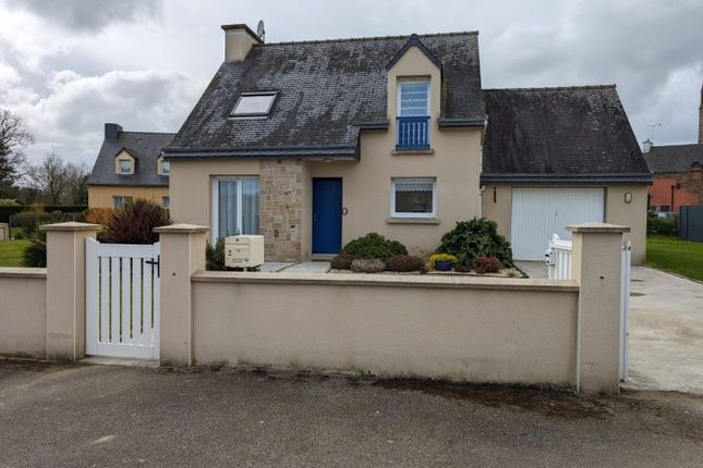 Detached house for sale in Plumieux, Bretagne, 22210, France