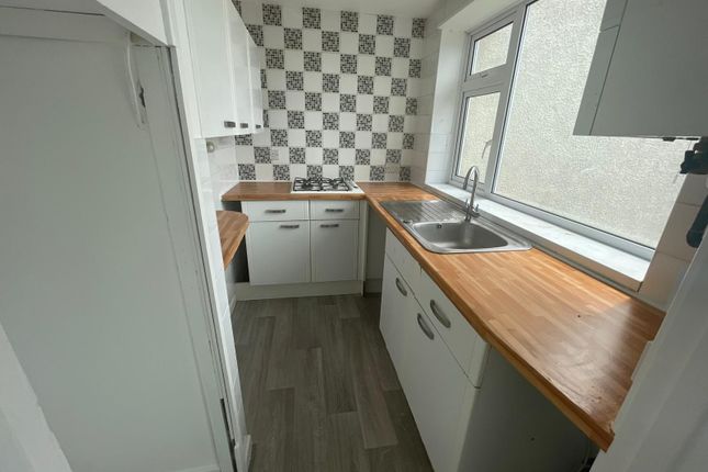 6B, Uppercliff Close, PENARTH photo 2