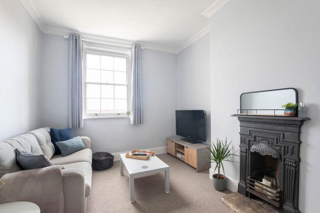 Flat 5, 11, Wellington Square, Cheltenham photo 3