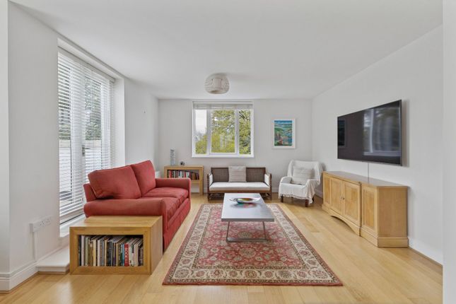 Apartment 16, Victoria House,, Pittville Place, Gloucestershire photo 2