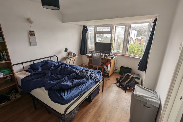 Thumbnail Terraced house to rent in Windermere Road, Reading