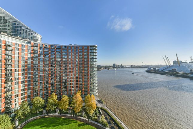 Flat to rent in New Providence Wharf, Fairmont Avenue, London