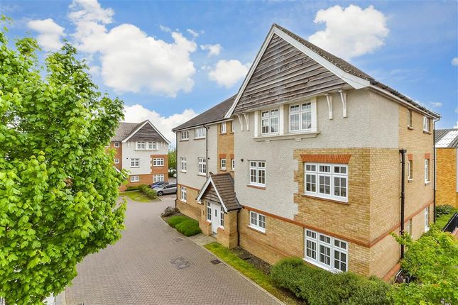 Thumbnail Flat for sale in Albion Drive, Larkfield, Aylesford, Kent