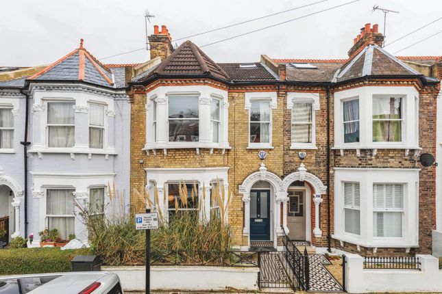 Terraced house to rent in Fairmount Road, London