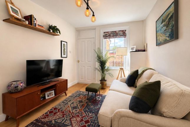 15, Clewer Fields, Windsor photo 2